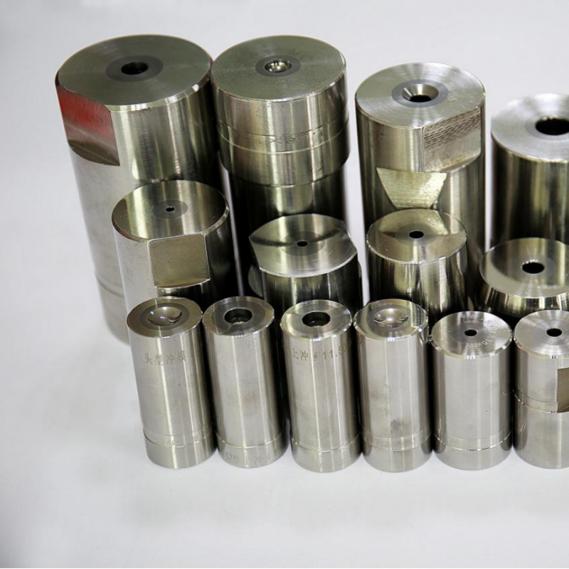 Vehicle traveling data recorder